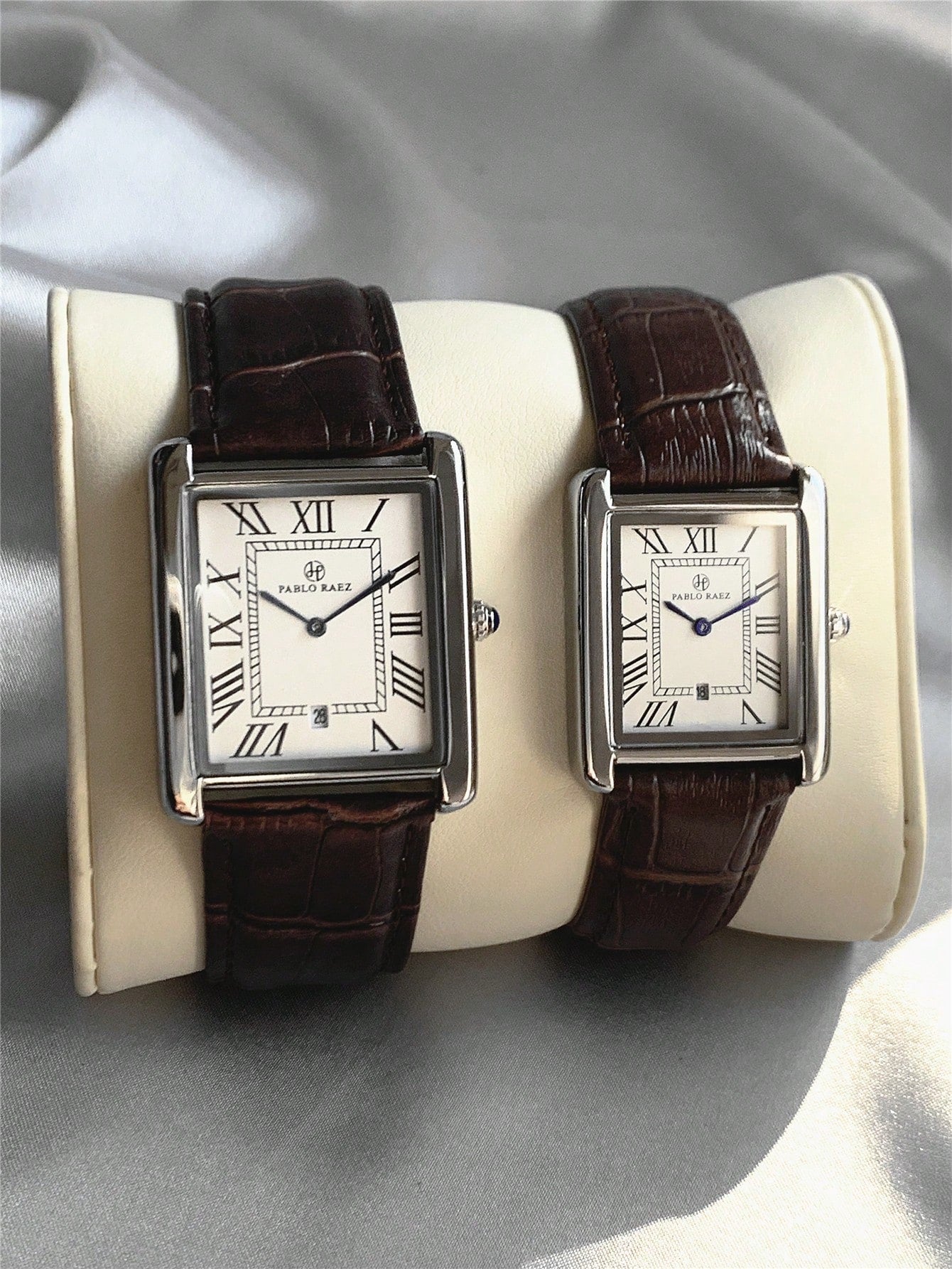 Pablo Raez – Quadratische Classic-Uhr