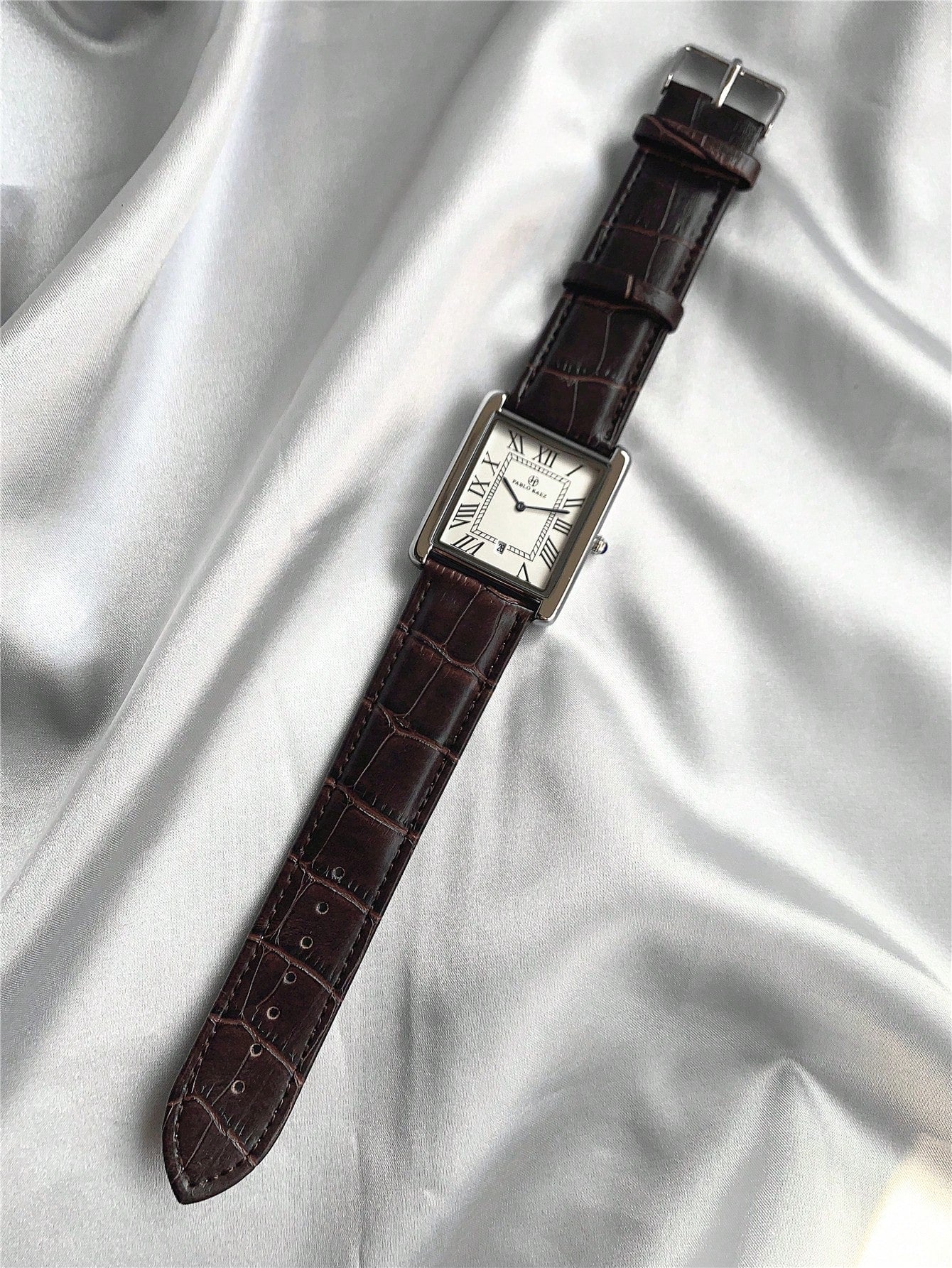 Pablo Raez – Quadratische Classic-Uhr