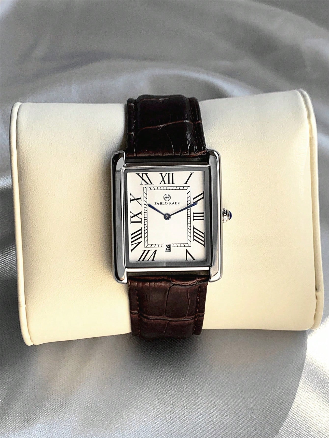 Pablo Raez – Quadratische Classic-Uhr