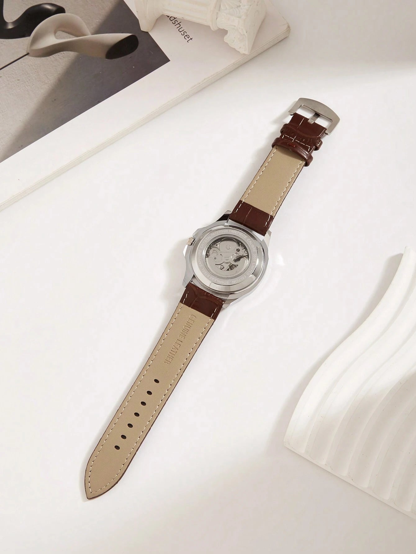 Automatische Herrenuhr mit Skelett-Zifferblatt und Edelstahl-Meshband