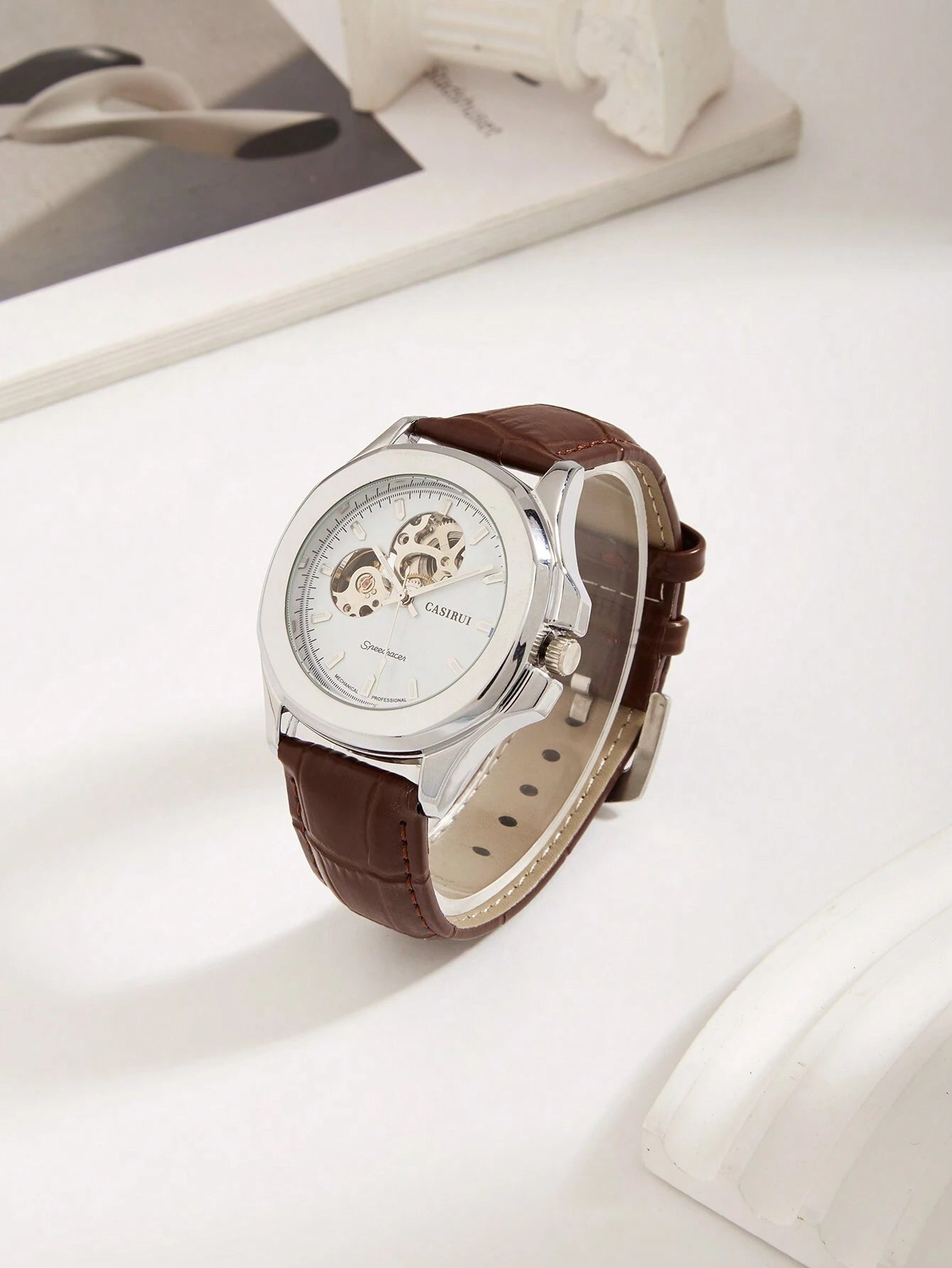 Automatische Herrenuhr mit Skelett-Zifferblatt und Edelstahl-Meshband