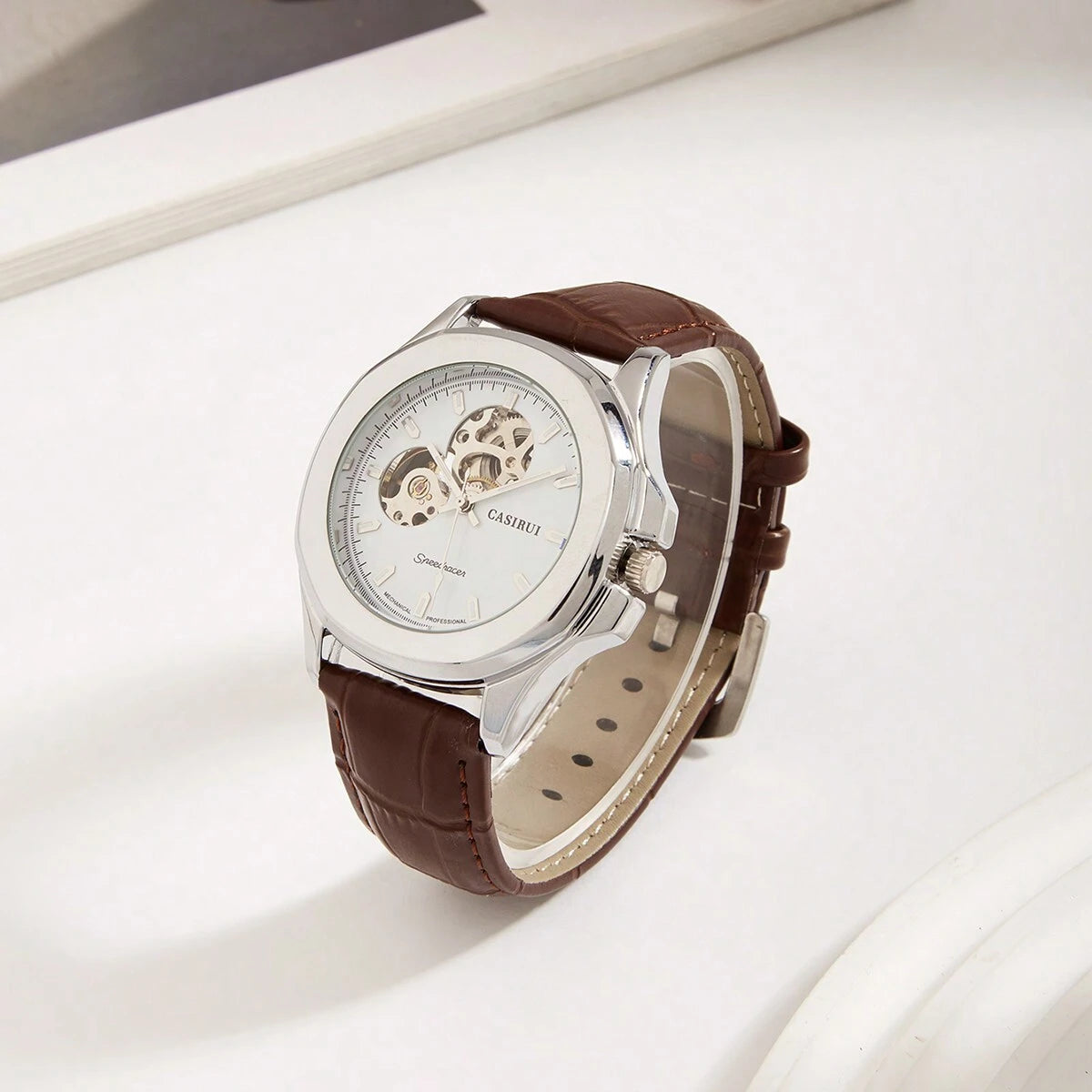 Automatische Herrenuhr mit Skelett-Zifferblatt und Edelstahl-Meshband