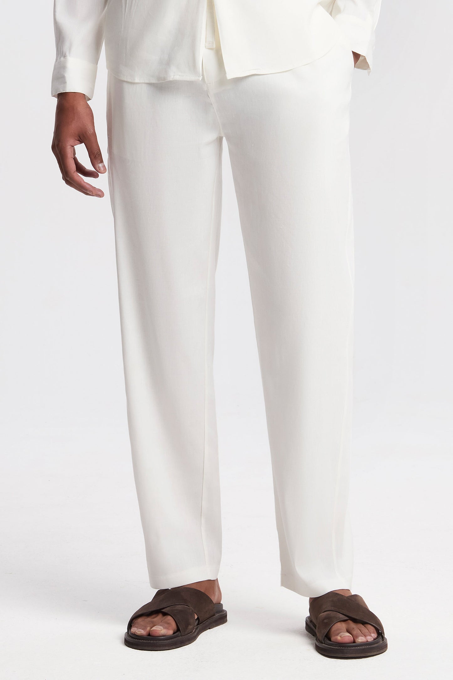 THE LINEN TROUSERS