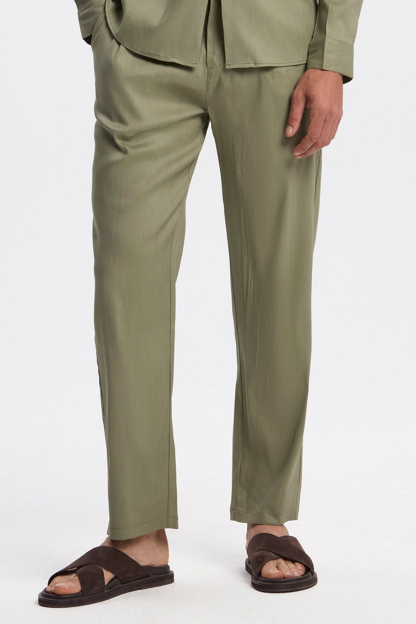 THE LINEN TROUSERS