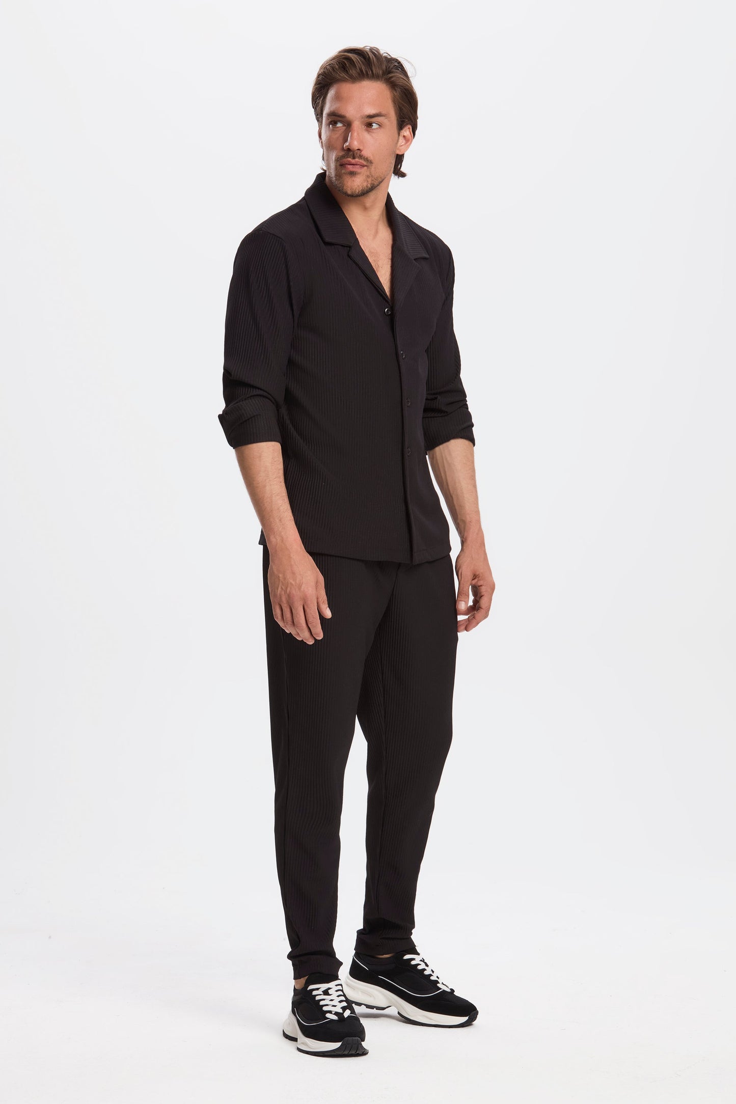 THE PLEATED TROUSERS