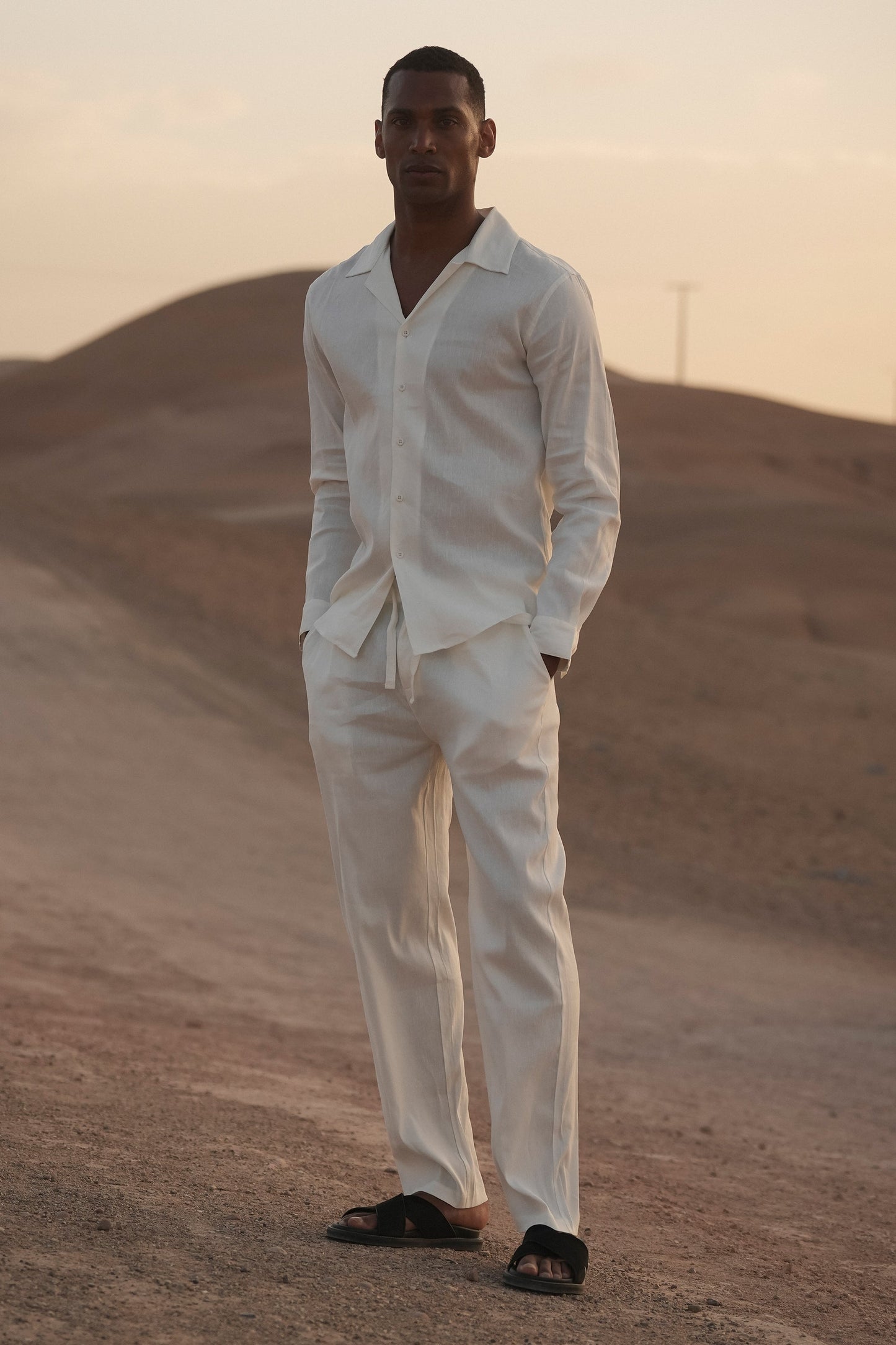 THE LINEN TROUSERS